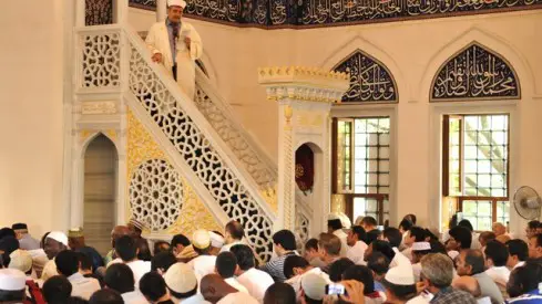 المرأة الداعية والخطابة 