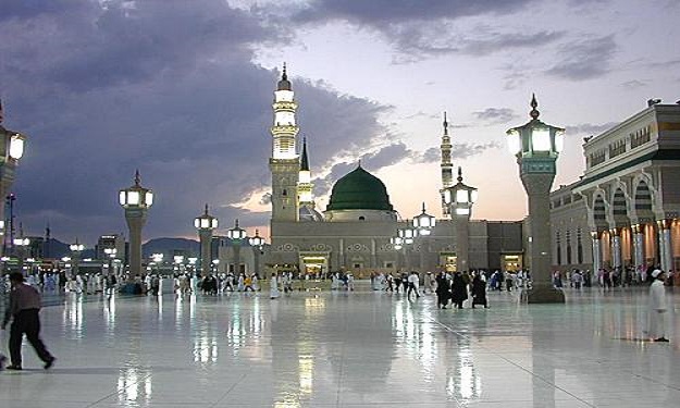 حكم صلاة النساء في المساجد 