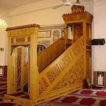 حث الخطباء على تذكير الناس بالقرآن في خطب الجمعة 
