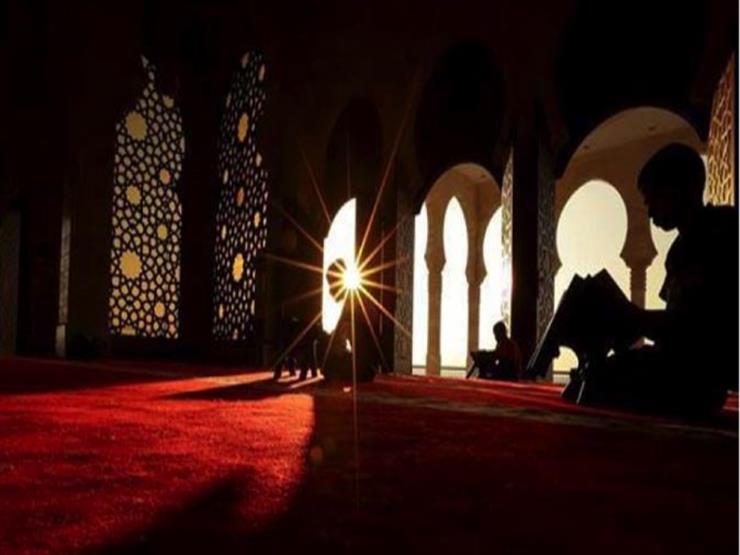 متى يبدأ الاعتكاف في العشر الأواخر من رمضان؟ 