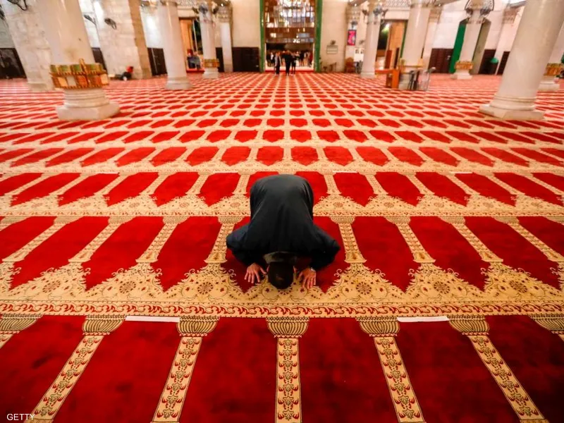 الإمام يلحن في الفاتحة، فكيف يتصرف المأموم؟ 