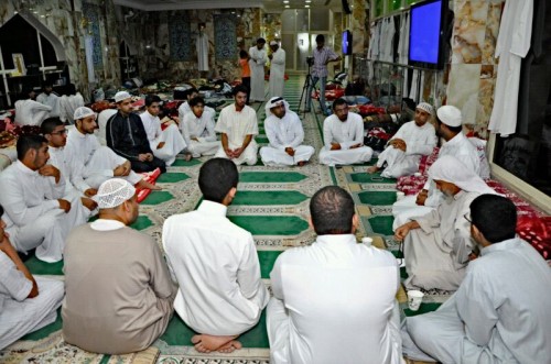 اعتكاف النبي وفضل العشر الآواخر 