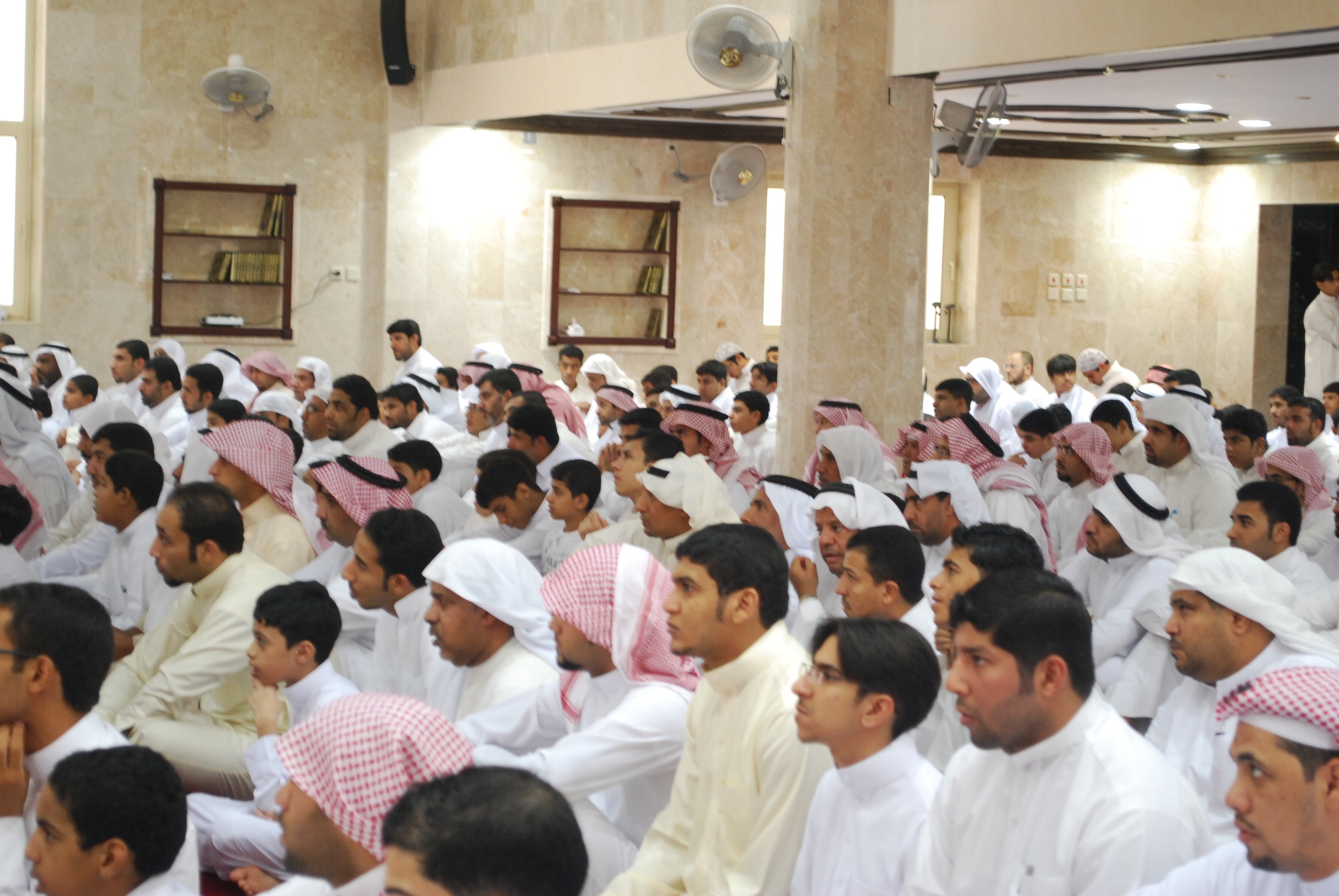 فضائل يوم الجمعة وآدابه  